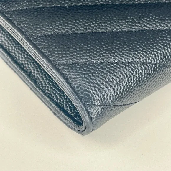 Saint Laurent WOC • Quilted Caviar Leather • Signature Edition - Picture 8 of 12